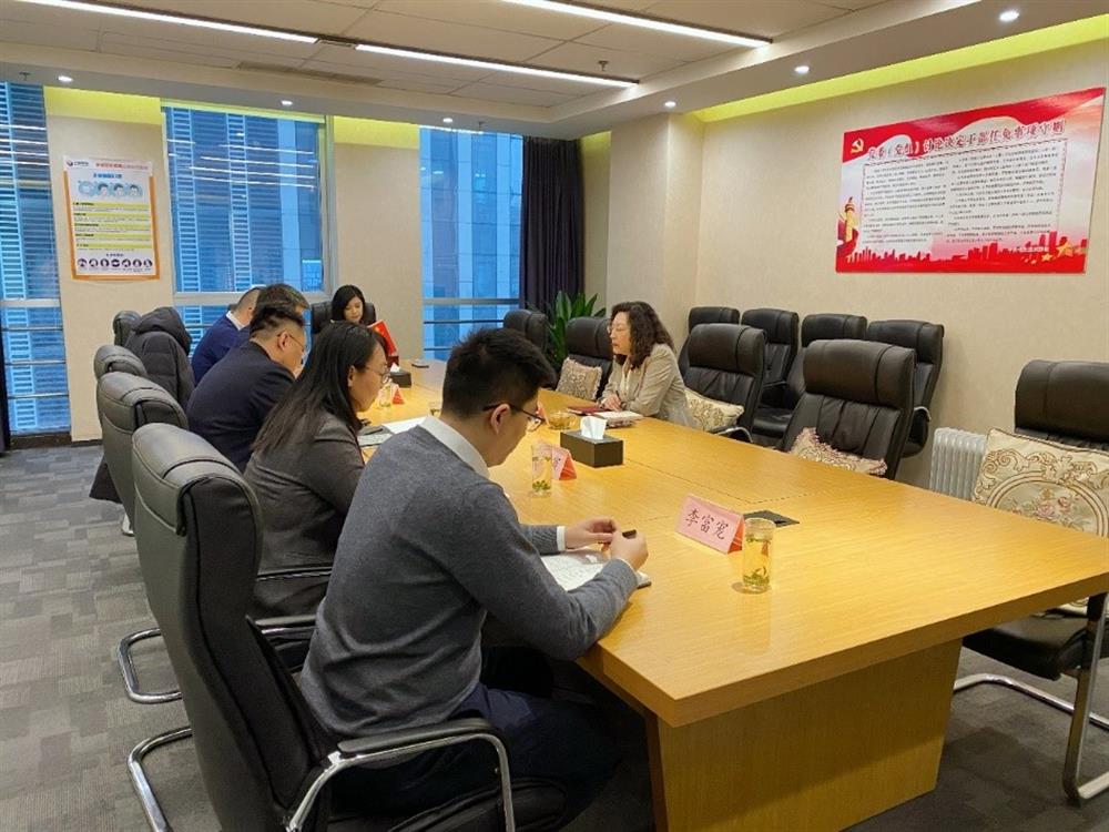 集團(tuán)黨委副書記、總經(jīng)理黃蓓調(diào)研園區(qū)集團(tuán)并召開民主生活會征求意見座談會